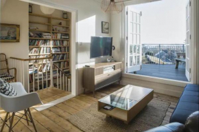 Falmouth Townhouse with Panoramic Sea View Terrace